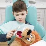 Kind im Behandlungszimmer | Kinderzahnarzt Würzburg